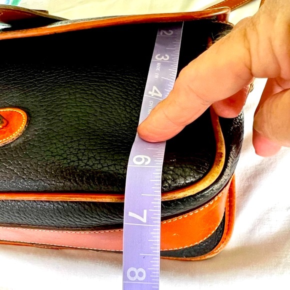 Vintage Dooney & Bourke Black All Weather Leather Saddle Bag Tan Trim - Picture 14 of 16